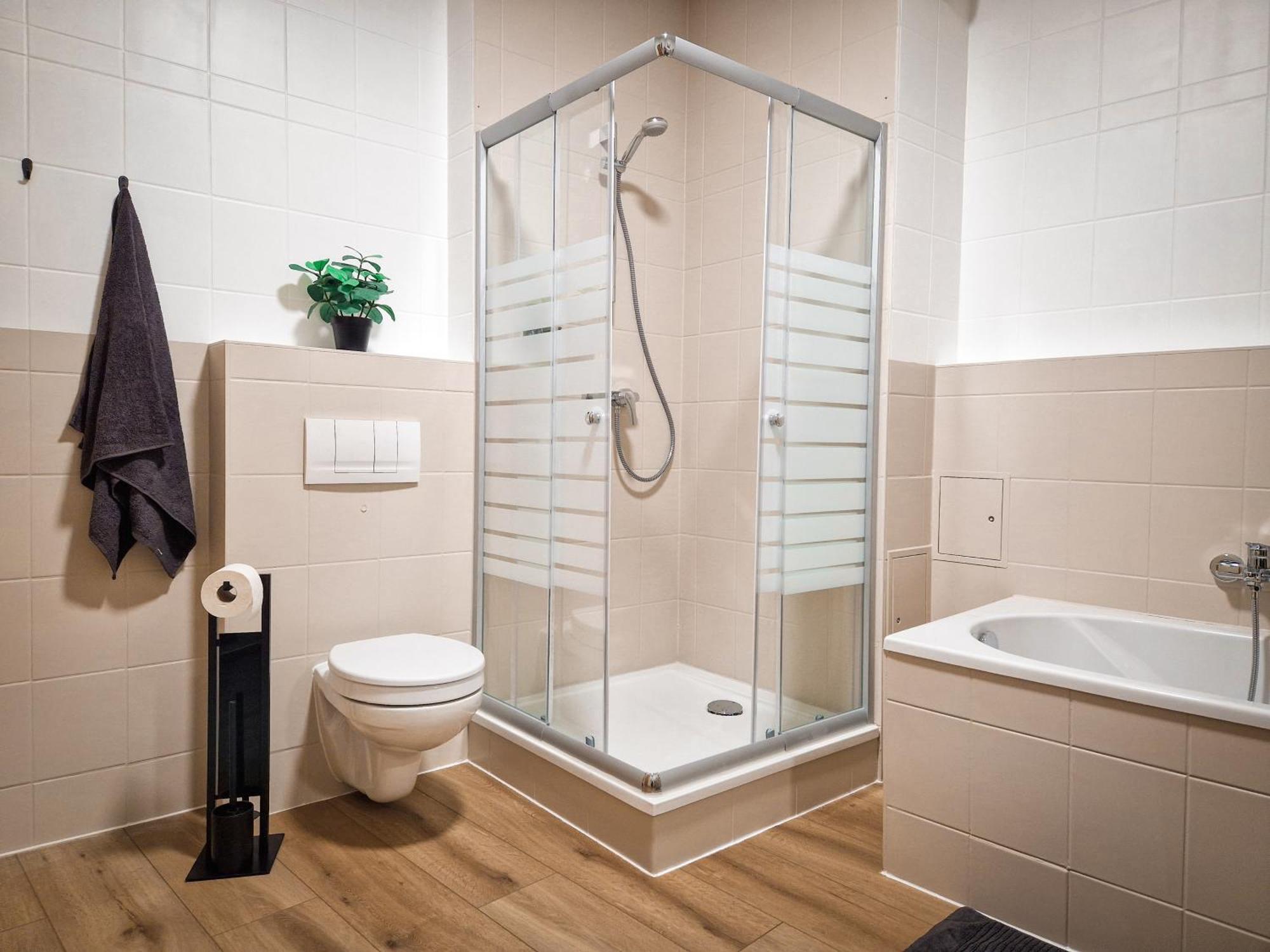 Grosszuegige Altstadtwohnung Lara Fuer 6 Personen Weissenfels Ngoại thất bức ảnh